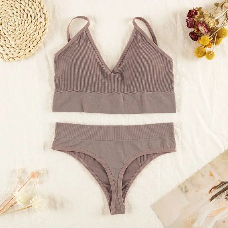 Comfortable Non-convertible Bra and G-String Set Women's Lingerie